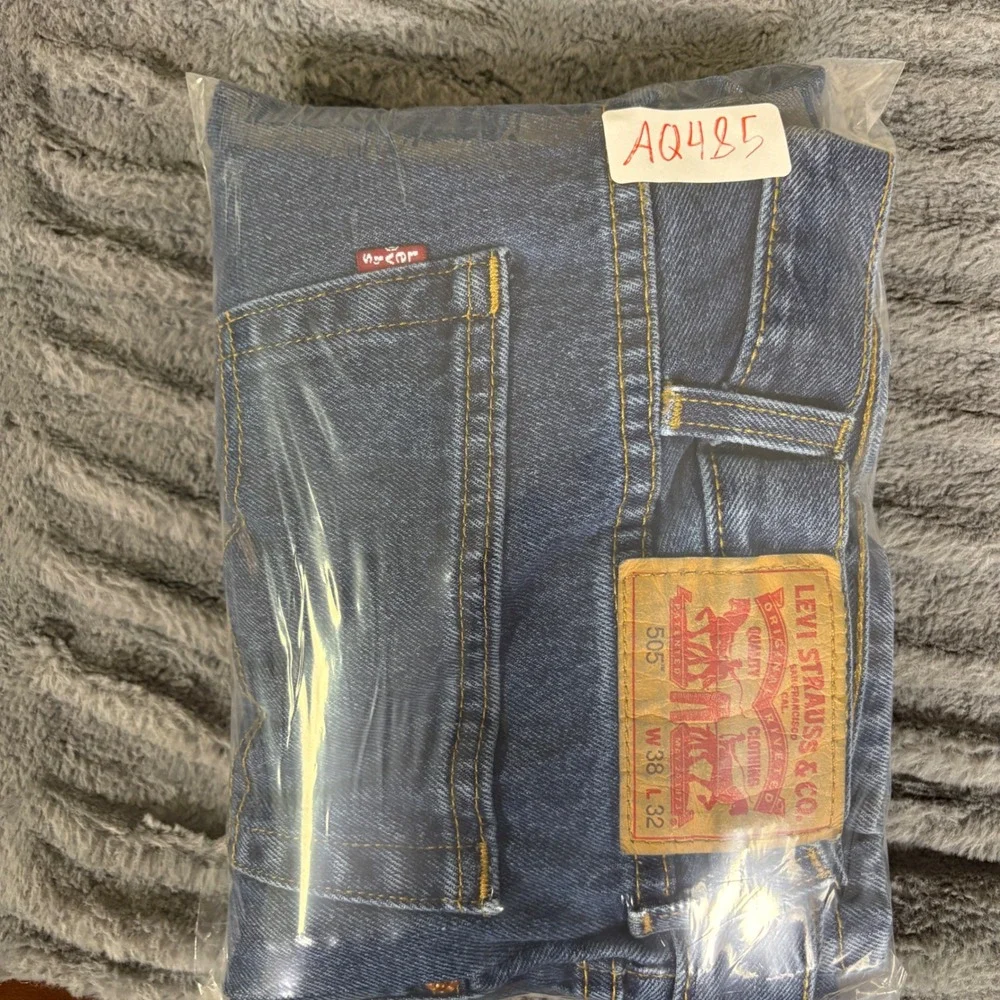 Levis 505 Regular Fit Straight Leg Men Blue Jeans W38 L32 00505-4886 Medium Wash